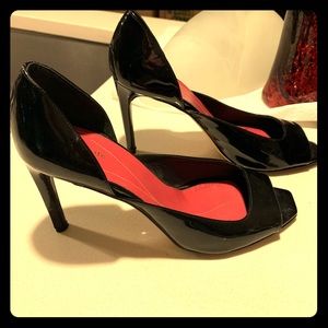 KATE SPADE- SZ 8 Square-toed heels in black patent